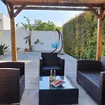 Il Giardino Di Flora Con Piscina & Jacuzzi Konukevi Lecce