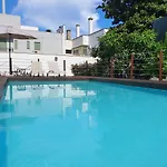Il Giardino Di Flora Con Piscina & Jacuzzi Konukevi