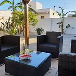 Il Giardino Di Flora Con Piscina & Jacuzzi 4*