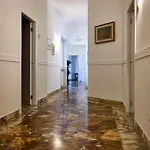 Il Giardino Di Flora Con Piscina & Jacuzzi Konukevi 4*