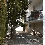 Konukevi Il Giardino Di Flora Con Piscina & Jacuzzi