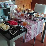 Il Giardino Di Flora Con Piscina & Jacuzzi Konukevi 4*