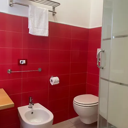 Il Giardino Di Flora Con Piscina Πανσιόν *