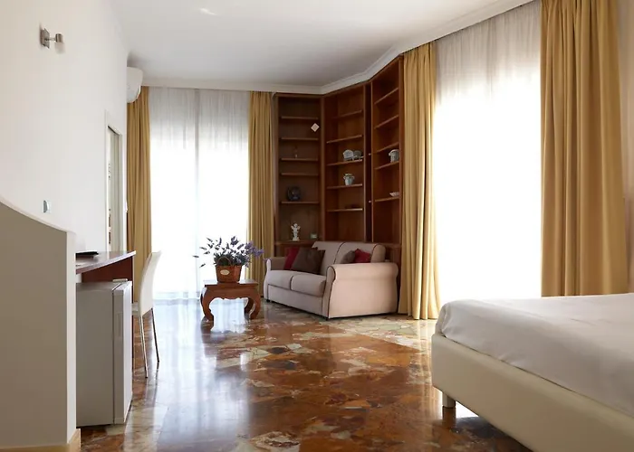 Il Giardino Di Flora Con Piscina & Jacuzzi 4*