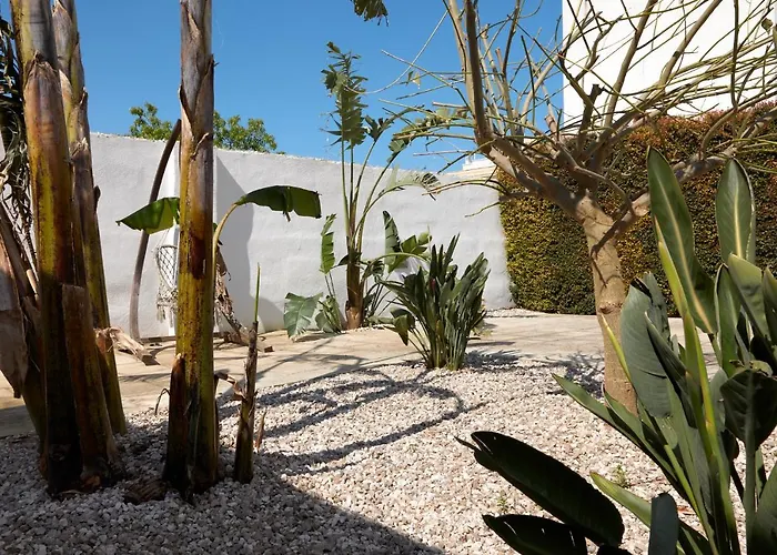 Il Giardino Di Flora Con Piscina & Jacuzzi 4* 莱切