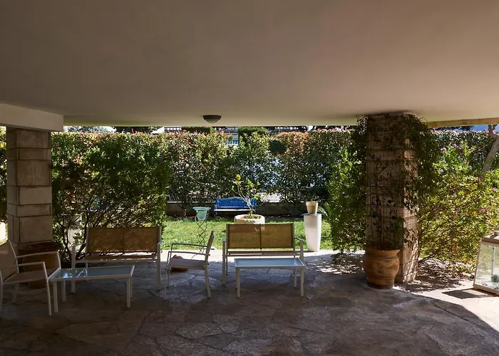 Il Giardino Di Flora Con Piscina & Jacuzzi Lecce