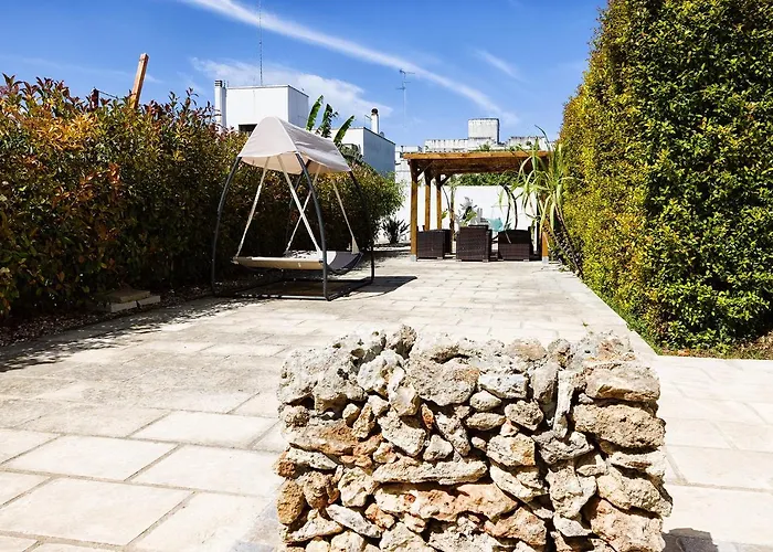 Il Giardino Di Flora Con Piscina & Jacuzzi Pensión