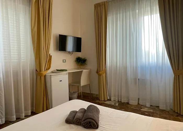 Il Giardino Di Flora Con Piscina & Jacuzzi 4*