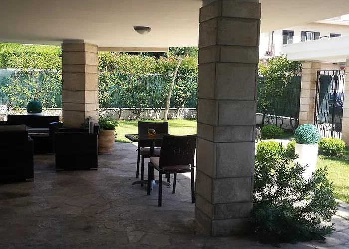 招待所 Il Giardino Di Flora Con Piscina & Jacuzzi