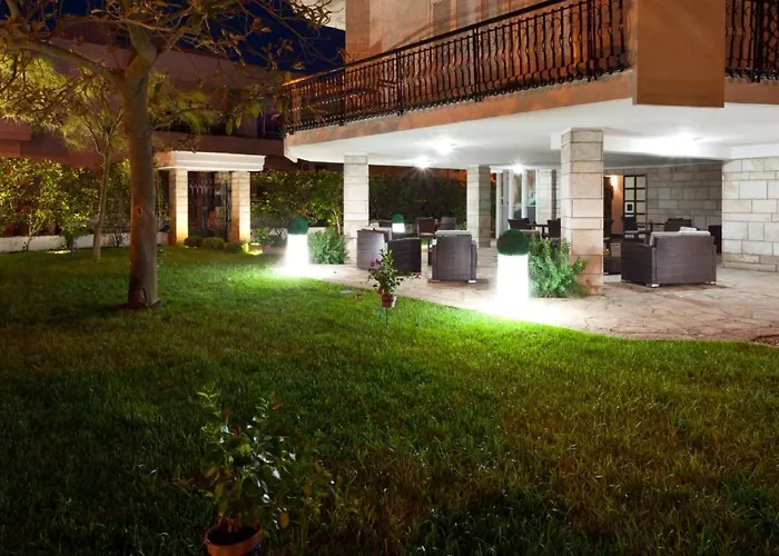 Il Giardino Di Flora Con Piscina & Jacuzzi
