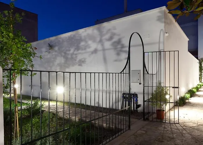 Il Giardino Di Flora Con Piscina & Jacuzzi 4*