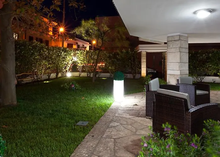 Il Giardino Di Flora Con Piscina & Jacuzzi Lecce