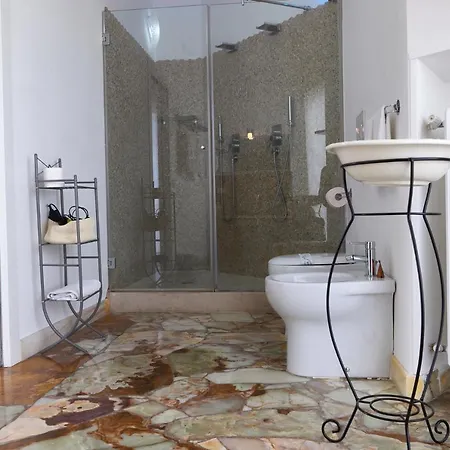 Il Giardino Di Flora Con Piscina & Jacuzzi Penzion Lecce