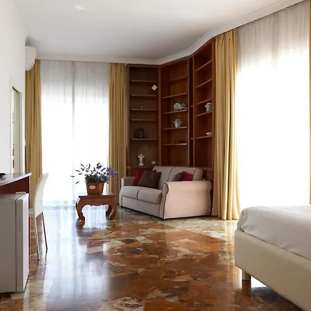 Il Giardino Di Flora Con Piscina & Jacuzzi 4*