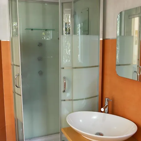 Il Giardino Di Flora Con Piscina *