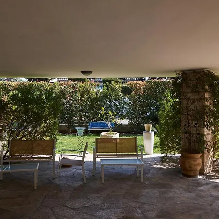 Il Giardino Di Flora Con Piscina Lecce