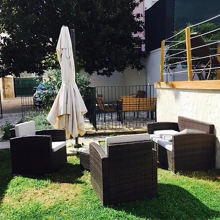 Il Giardino Di Flora Con Piscina *