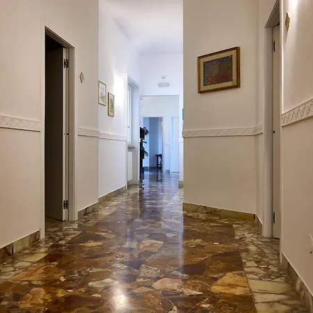 Il Giardino Di Flora Con Piscina Guest house *