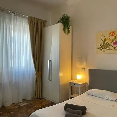 Il Giardino Di Flora Con Piscina Guest house