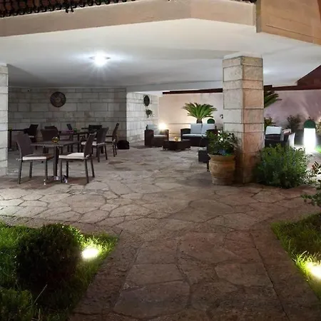 Il Giardino Di Flora Con Piscina & Jacuzzi 4* Lecce