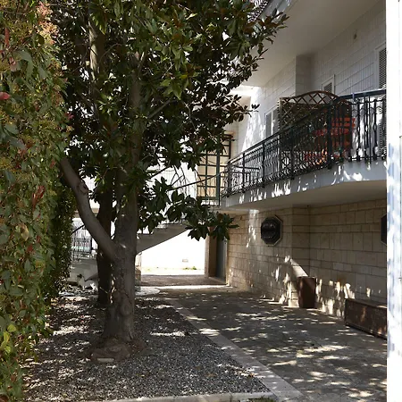 Penzion Il Giardino Di Flora Con Piscina & Jacuzzi