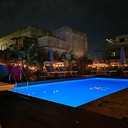Il Giardino Di Flora Con Piscina & Jacuzzi Lecce
