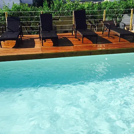 Penzion Il Giardino Di Flora Con Piscina & Jacuzzi Lecce
