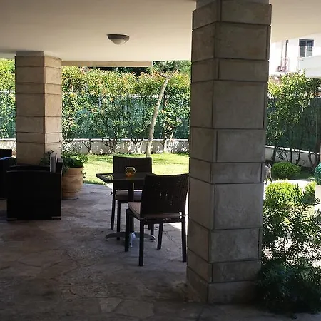 Guest house Il Giardino Di Flora Con Piscina