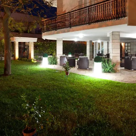 Il Giardino Di Flora Con Piscina & Jacuzzi