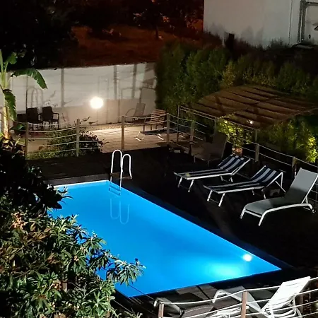 Guest house Il Giardino Di Flora Con Piscina *