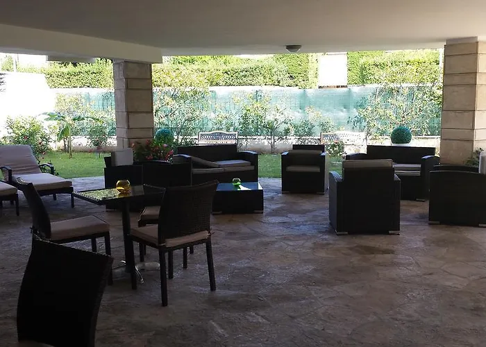 Il Giardino Di Flora Con Piscina & Jacuzzi